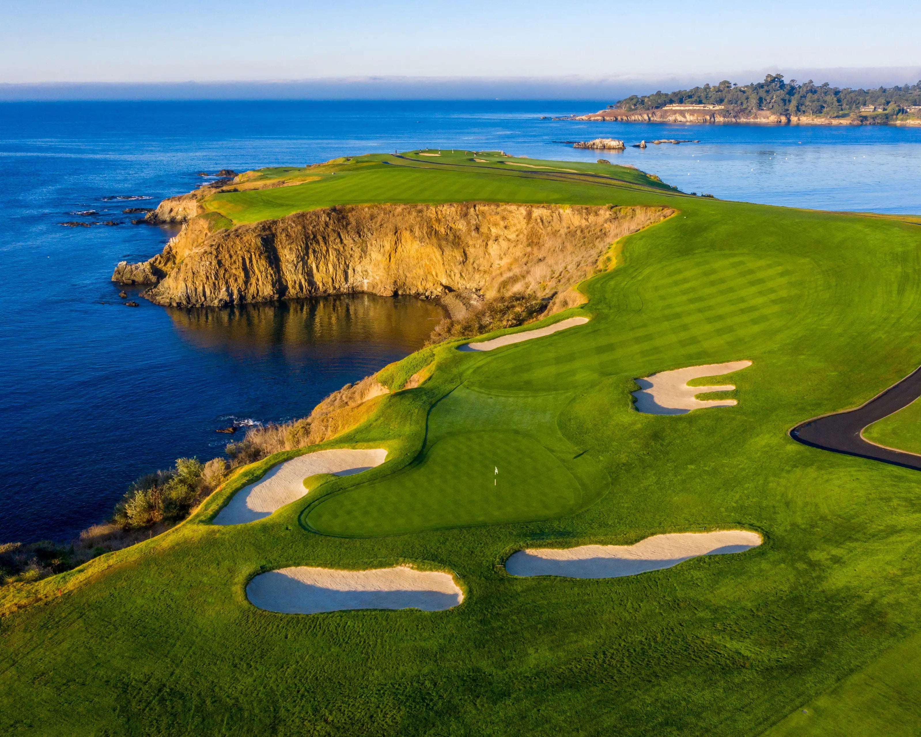 Pebble Beach Golf - BagCaddie shipping destination for effortless golf travel.